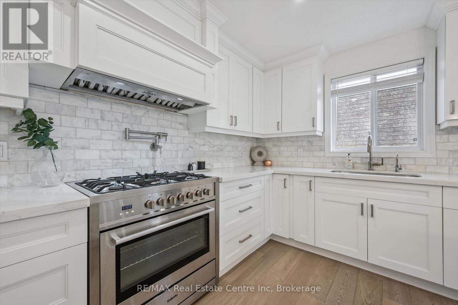 18 Keys Crescent, Guelph (Clairfields/hanlon Business Park), Ontario  N1G 5J7 - Photo 6 - X13651944