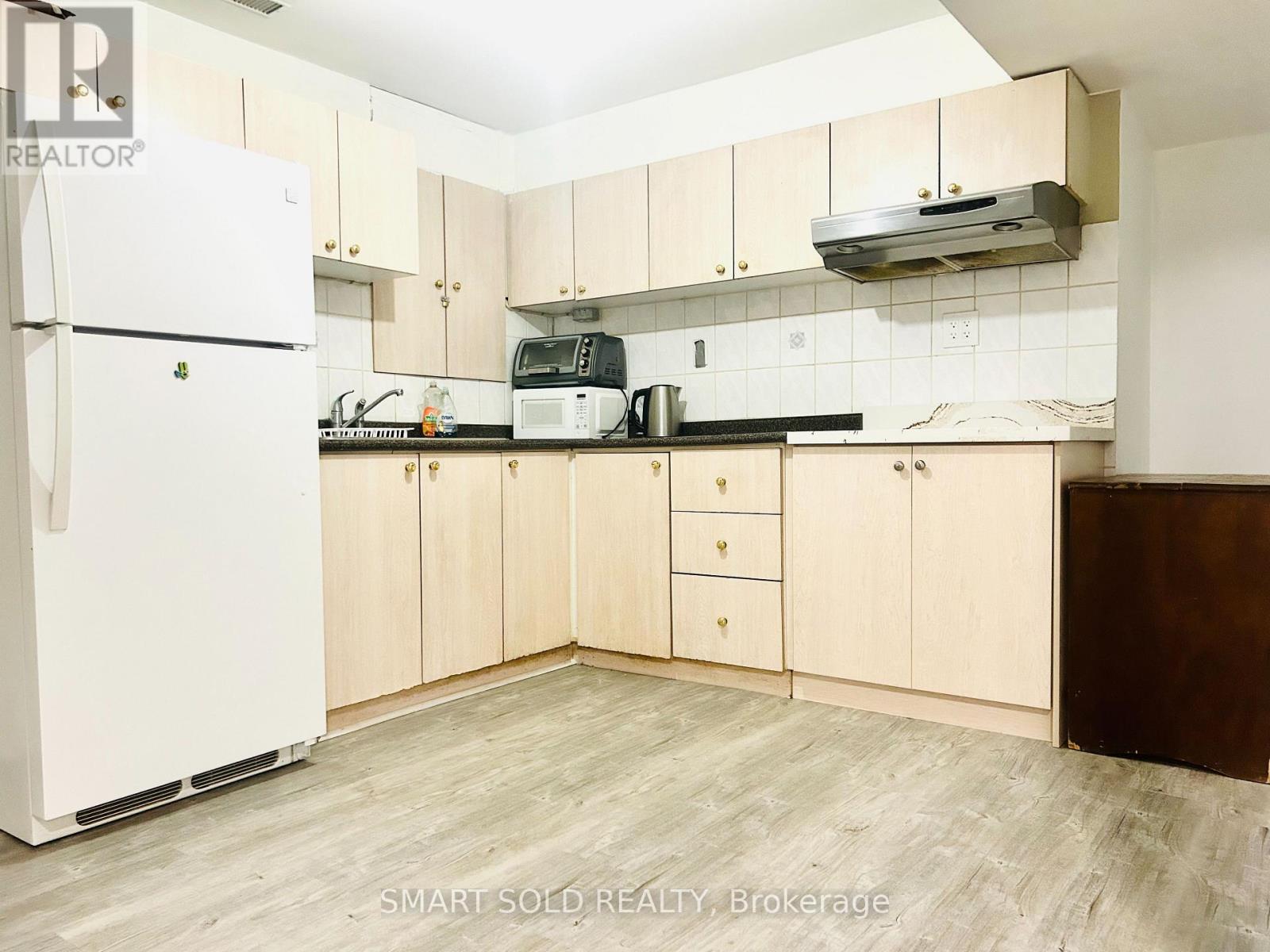 38 Challenger Court, Toronto, Ontario  M1C 4Z4 - Photo 2 - E13651952