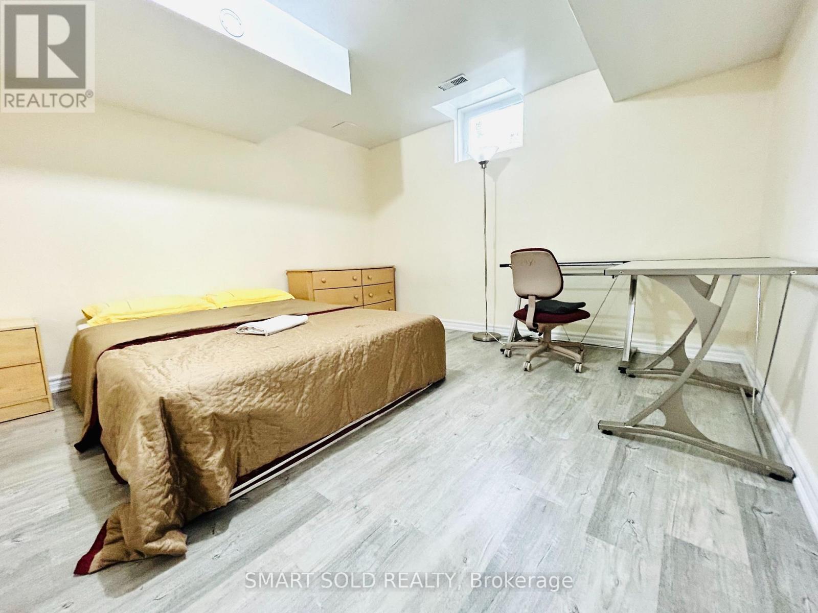 38 Challenger Court, Toronto, Ontario  M1C 4Z4 - Photo 9 - E13651952