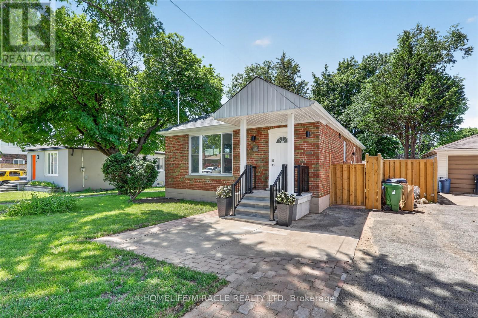 46 Singleton Road, Toronto, Ontario  M1R 1H9 - Photo 2 - E13652012