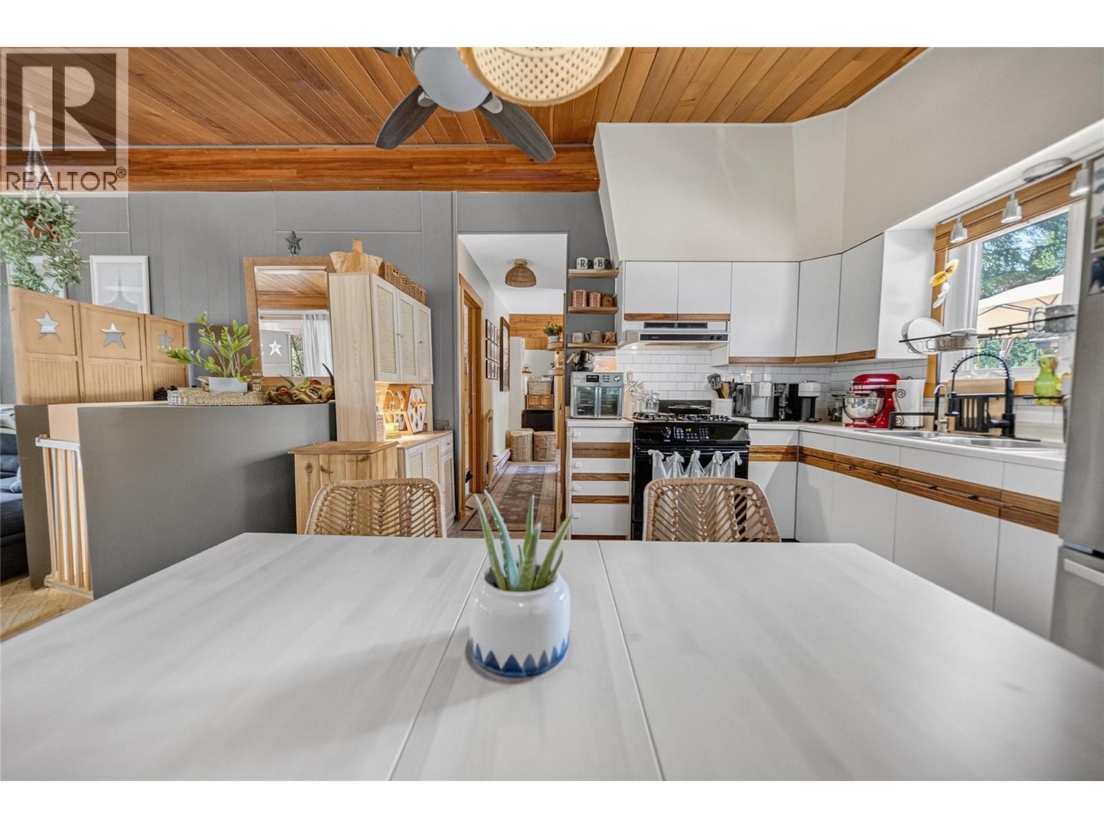 6740 Rosen Lake Road, Jaffray, British Columbia  V0B 1T0 - Photo 16 - 10396262