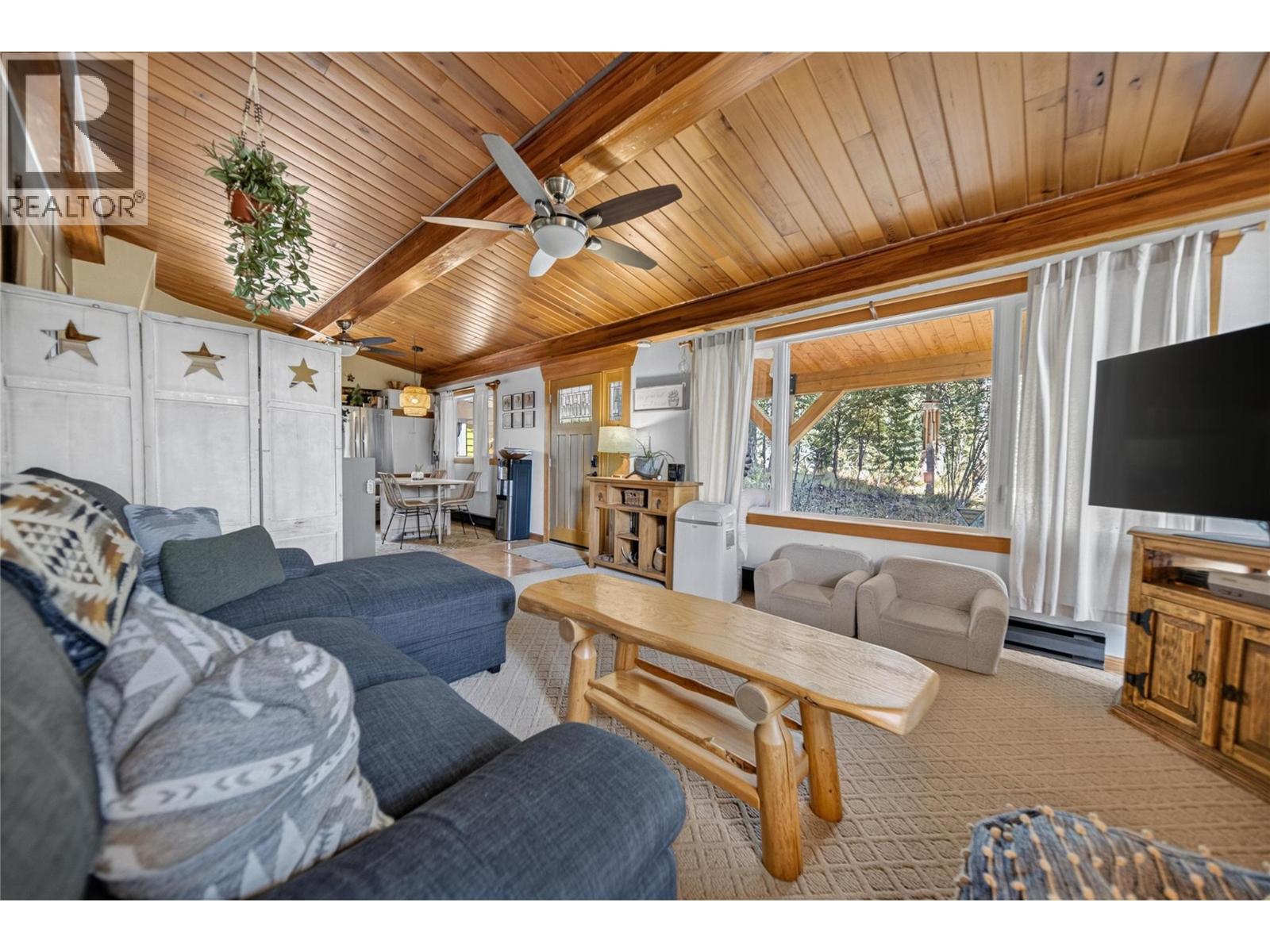 6740 Rosen Lake Road, Jaffray, British Columbia  V0B 1T0 - Photo 9 - 10396262