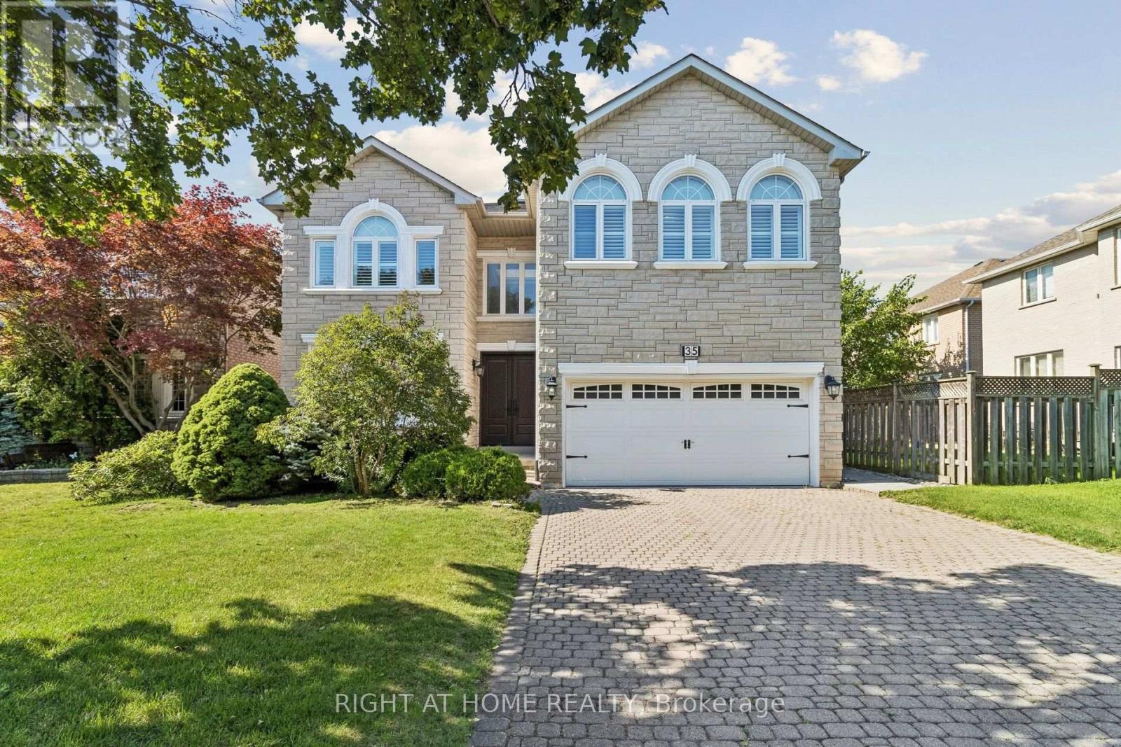 35 Palace Court, Richmond Hill, Ontario  L4B 4C3 - Photo 1 - N13652072