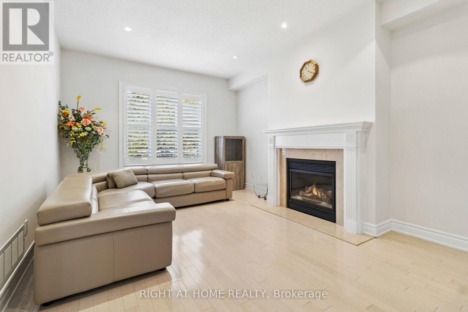 35 Palace Court, Richmond Hill, Ontario  L4B 4C3 - Photo 13 - N13652072
