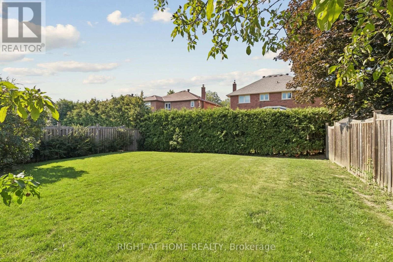 35 Palace Court, Richmond Hill, Ontario  L4B 4C3 - Photo 28 - N13652072