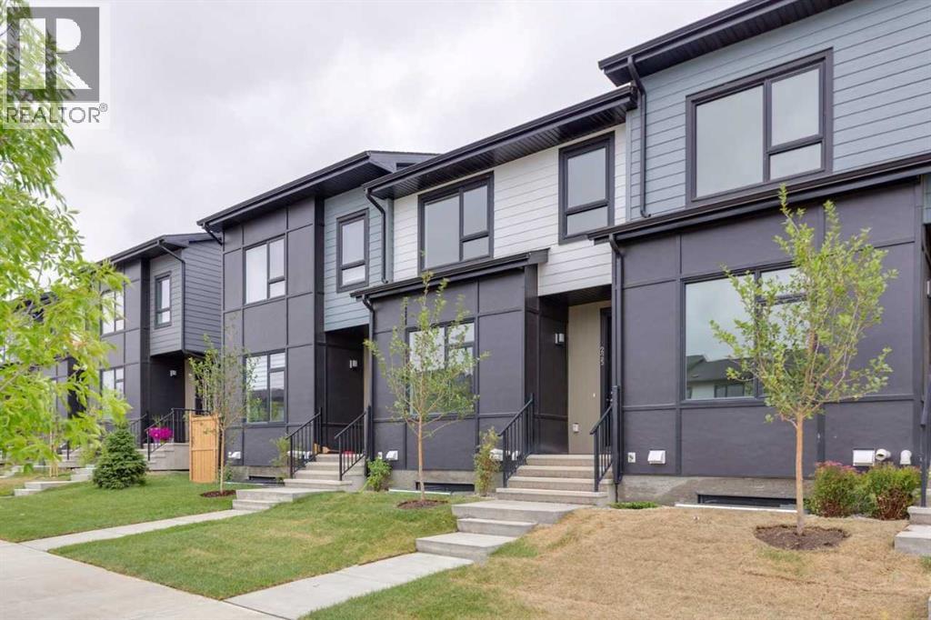 225 Vantage Drive, Cochrane, Alberta  T4C 3G5 - Photo 2 - A2334837