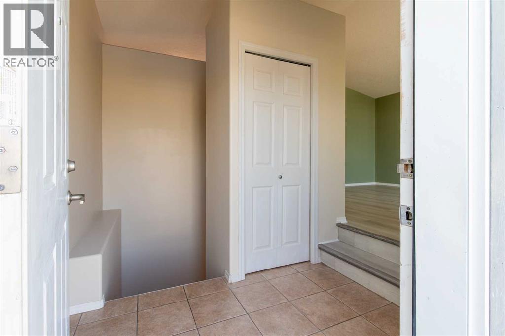 654 Blackfoot Terrace W, Lethbridge, Alberta  T1K 7X6 - Photo 4 - A2330914