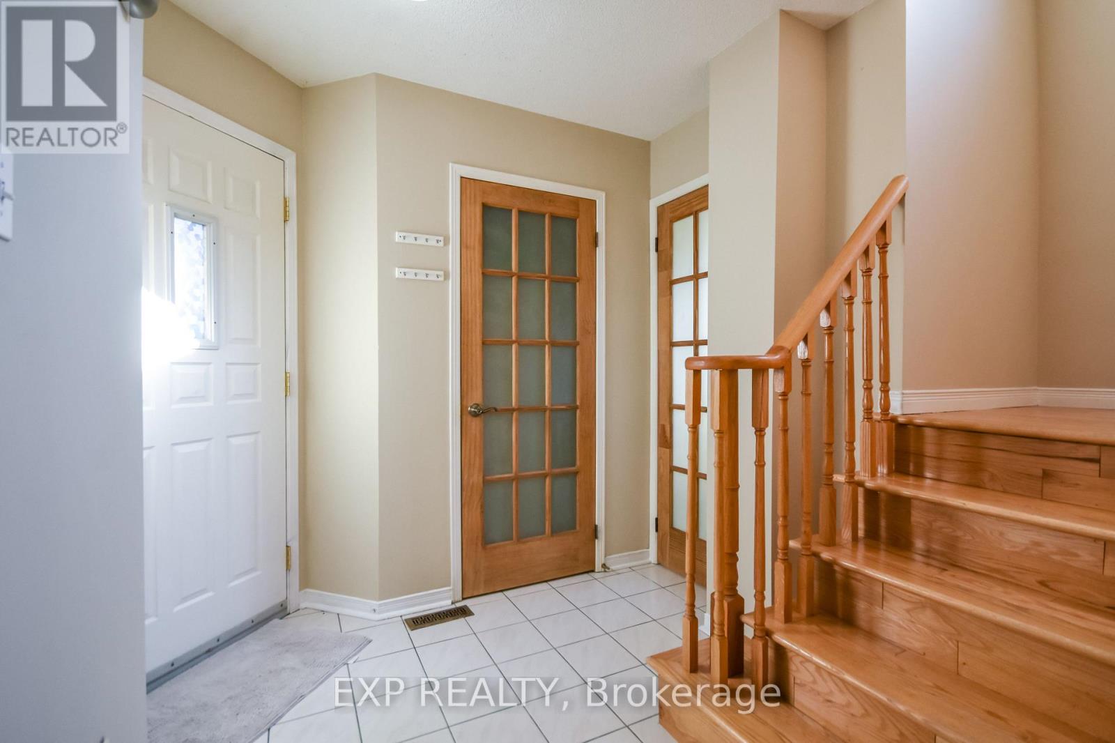157 Livingstone Street W, Barrie, Ontario  L4N 7J7 - Photo 2 - S13651926