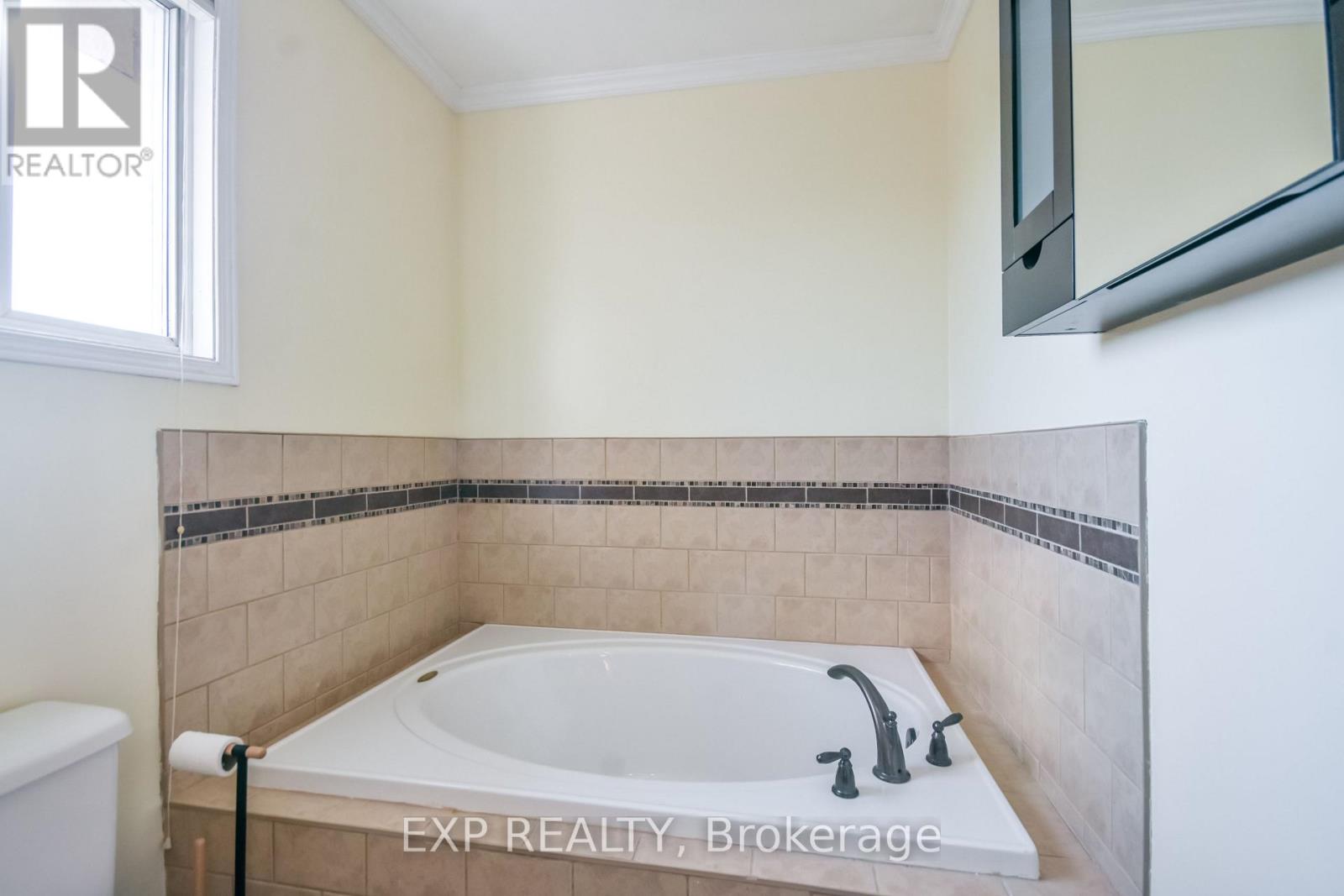157 Livingstone Street W, Barrie, Ontario  L4N 7J7 - Photo 8 - S13651926
