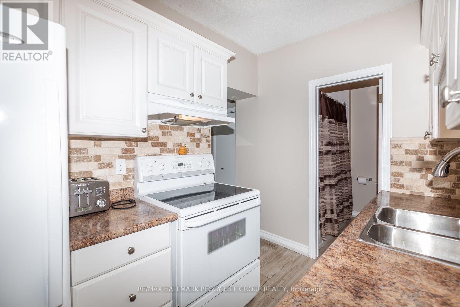 246 Mary Street, Orillia, Ontario  L3V 3E6 - Photo 9 - S13652024