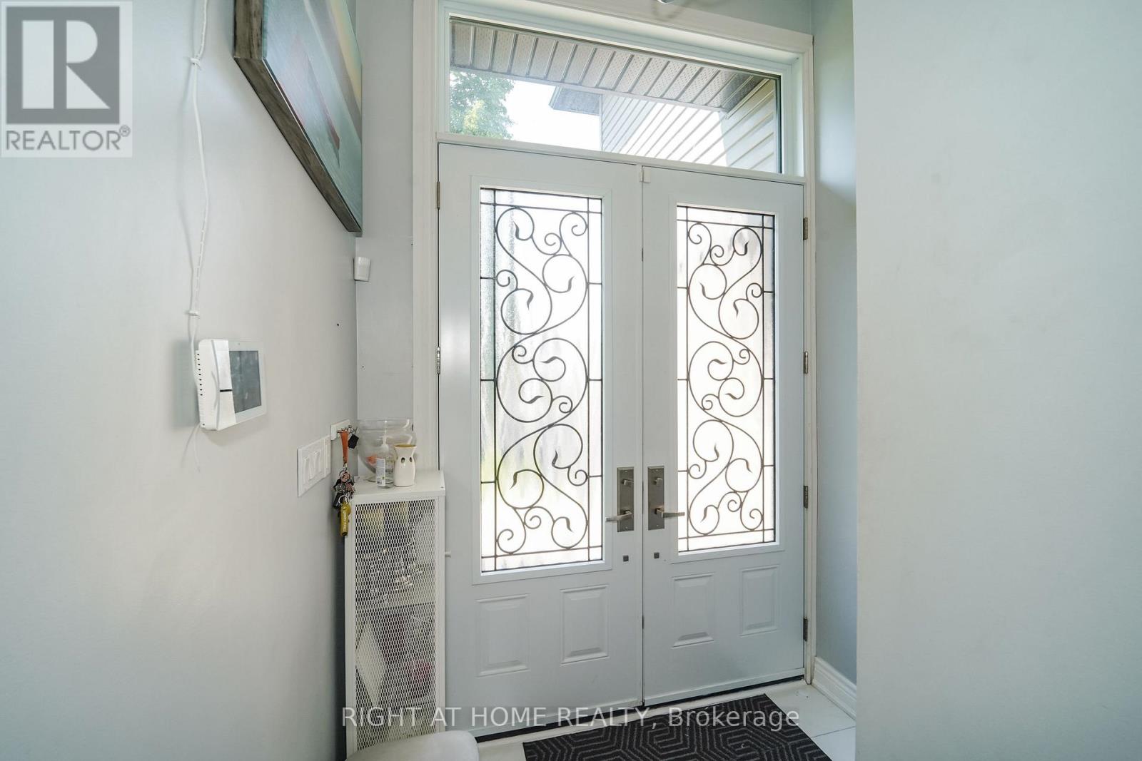 17 Clover Avenue, Barrie, Ontario  L4N 3M7 - Photo 6 - S13652054