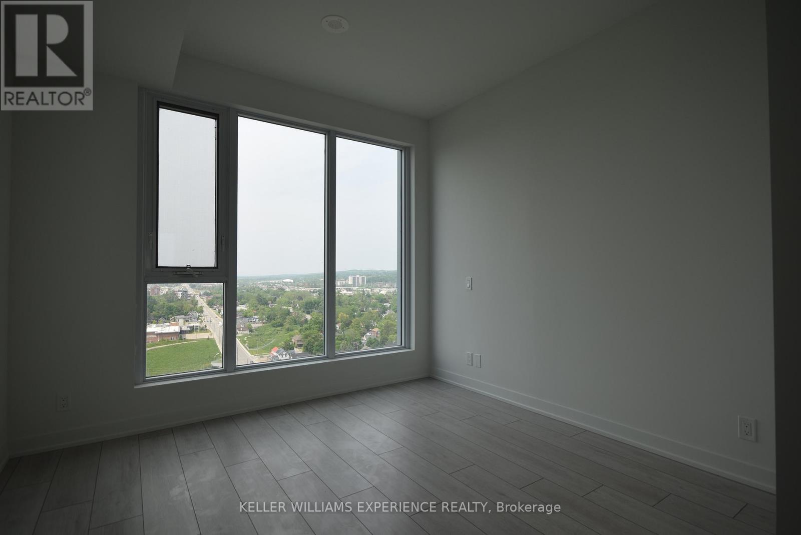 1901 - 39 Mary Street, Barrie (City Centre), Ontario  L4N 1S9 - Photo 12 - S13652090