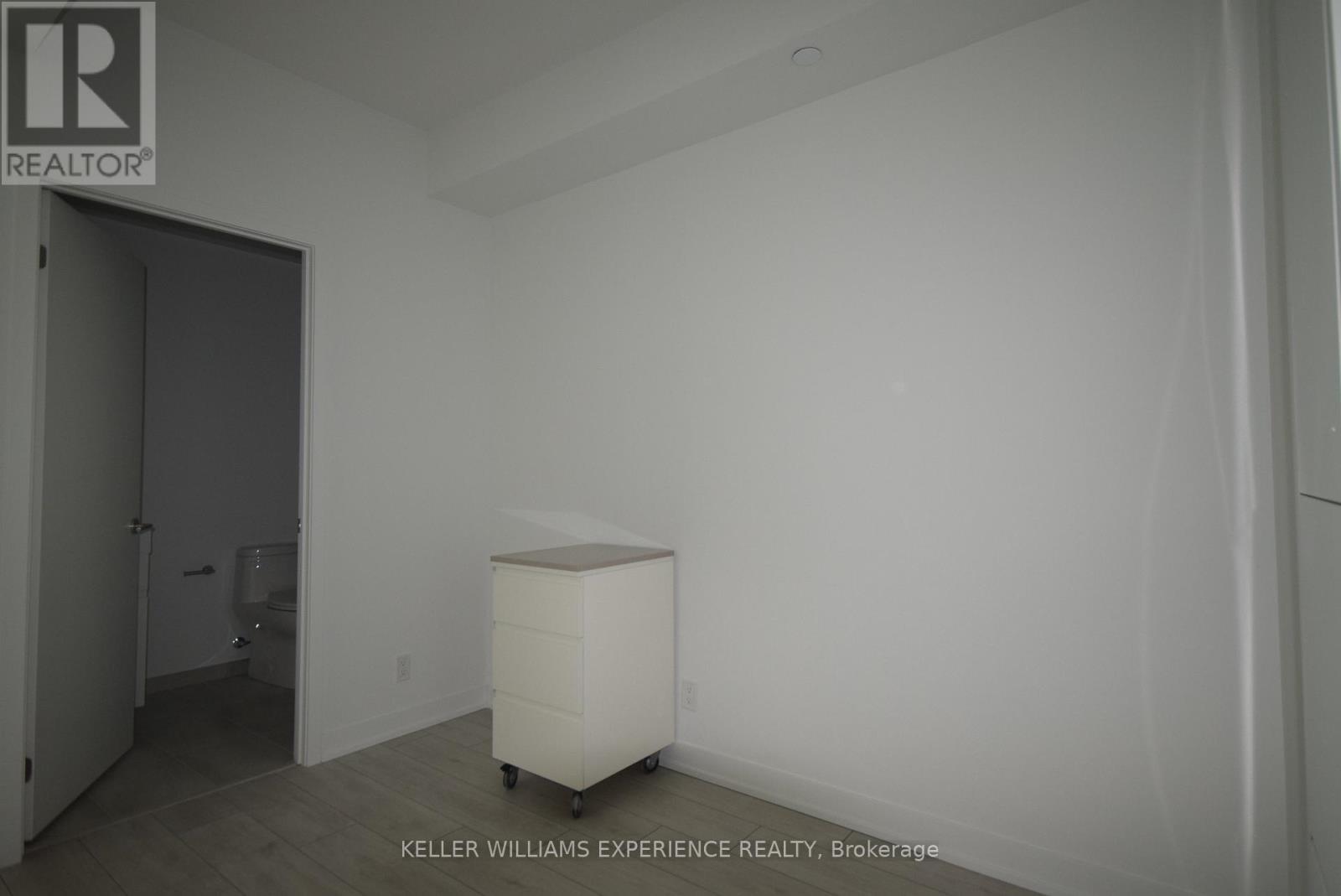 1901 - 39 Mary Street, Barrie (City Centre), Ontario  L4N 1S9 - Photo 19 - S13652090