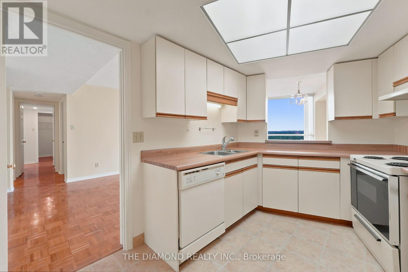 1805 - 1360 Rathburn Road E, Mississauga, Ontario  L4W 4H4 - Photo 14 - W13651956