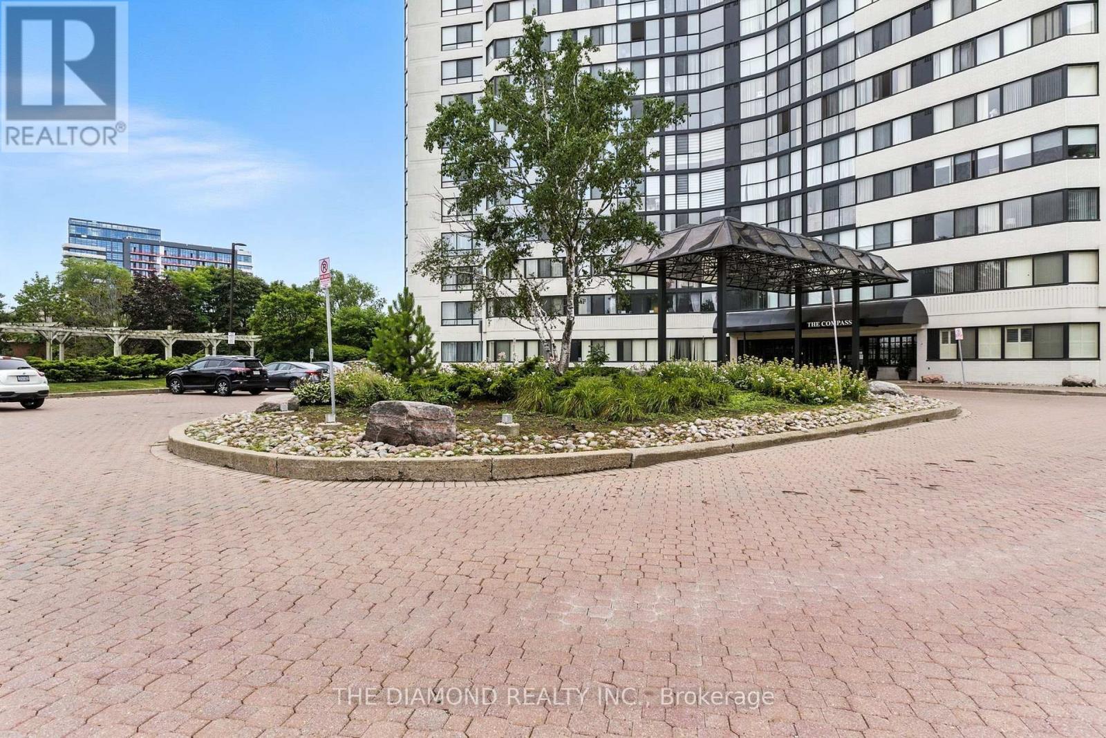 1805 - 1360 Rathburn Road E, Mississauga, Ontario  L4W 4H4 - Photo 2 - W13651956