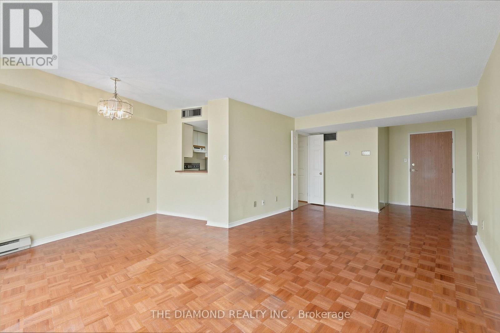 1805 - 1360 Rathburn Road E, Mississauga, Ontario  L4W 4H4 - Photo 8 - W13651956