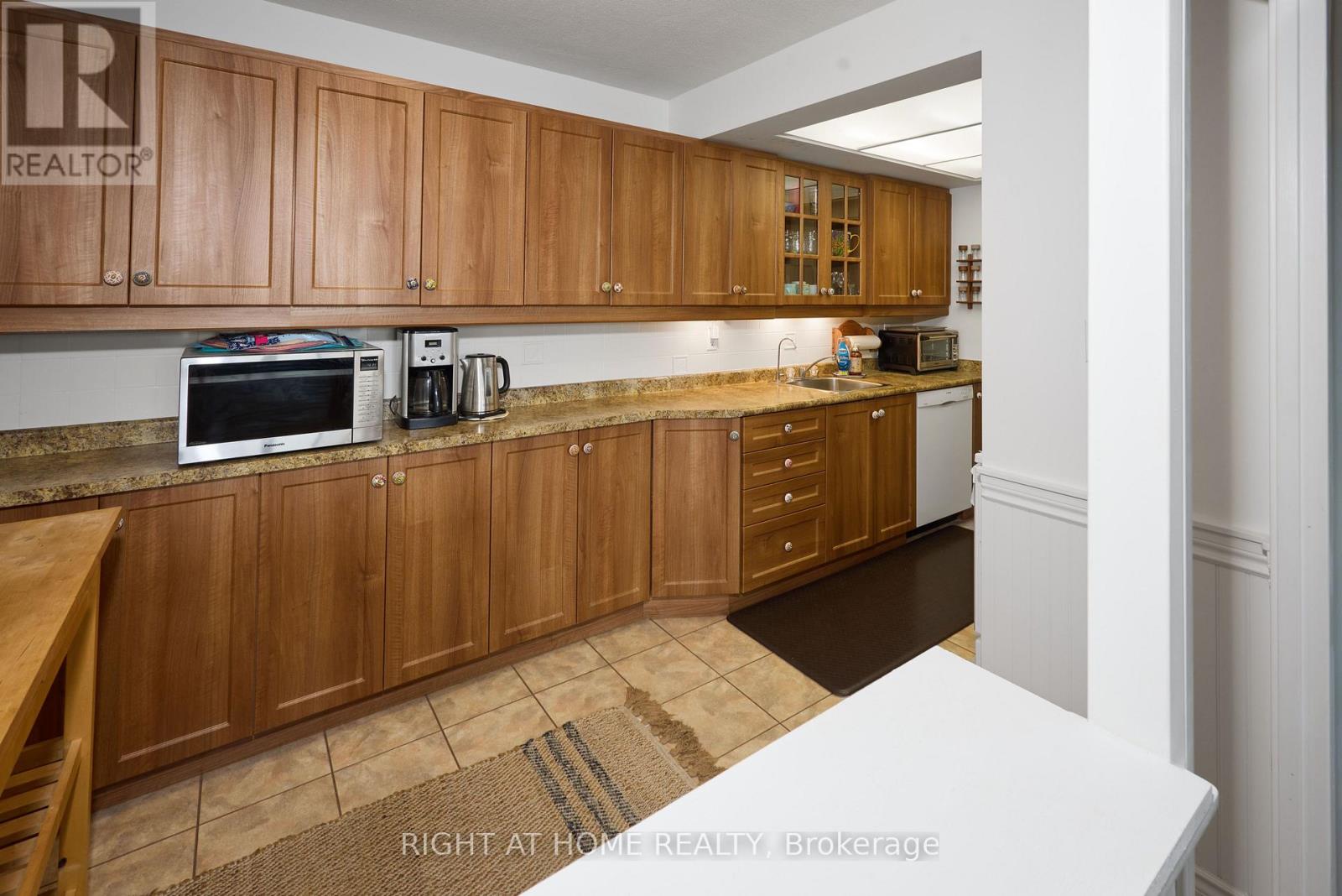 808 - 1535 Lakeshore Road E, Mississauga, Ontario  L5E 3E2 - Photo 10 - W13651976