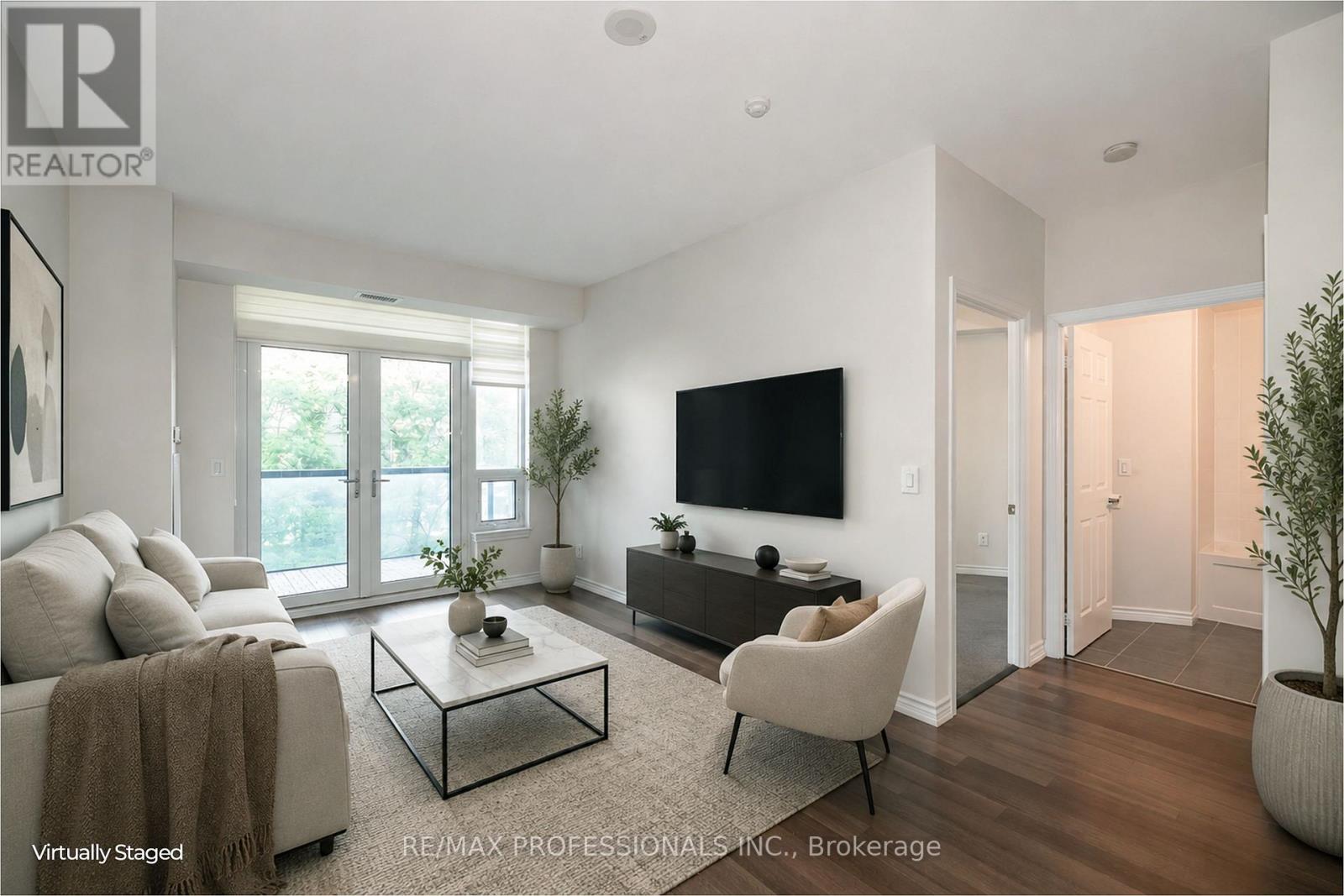 312 - 1135 Royal York Road, Toronto, Ontario  M9A 0C3 - Photo 3 - W13651990