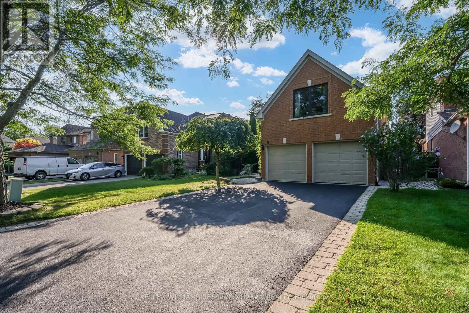 9 STONE STREET, Halton Hills, Ontario