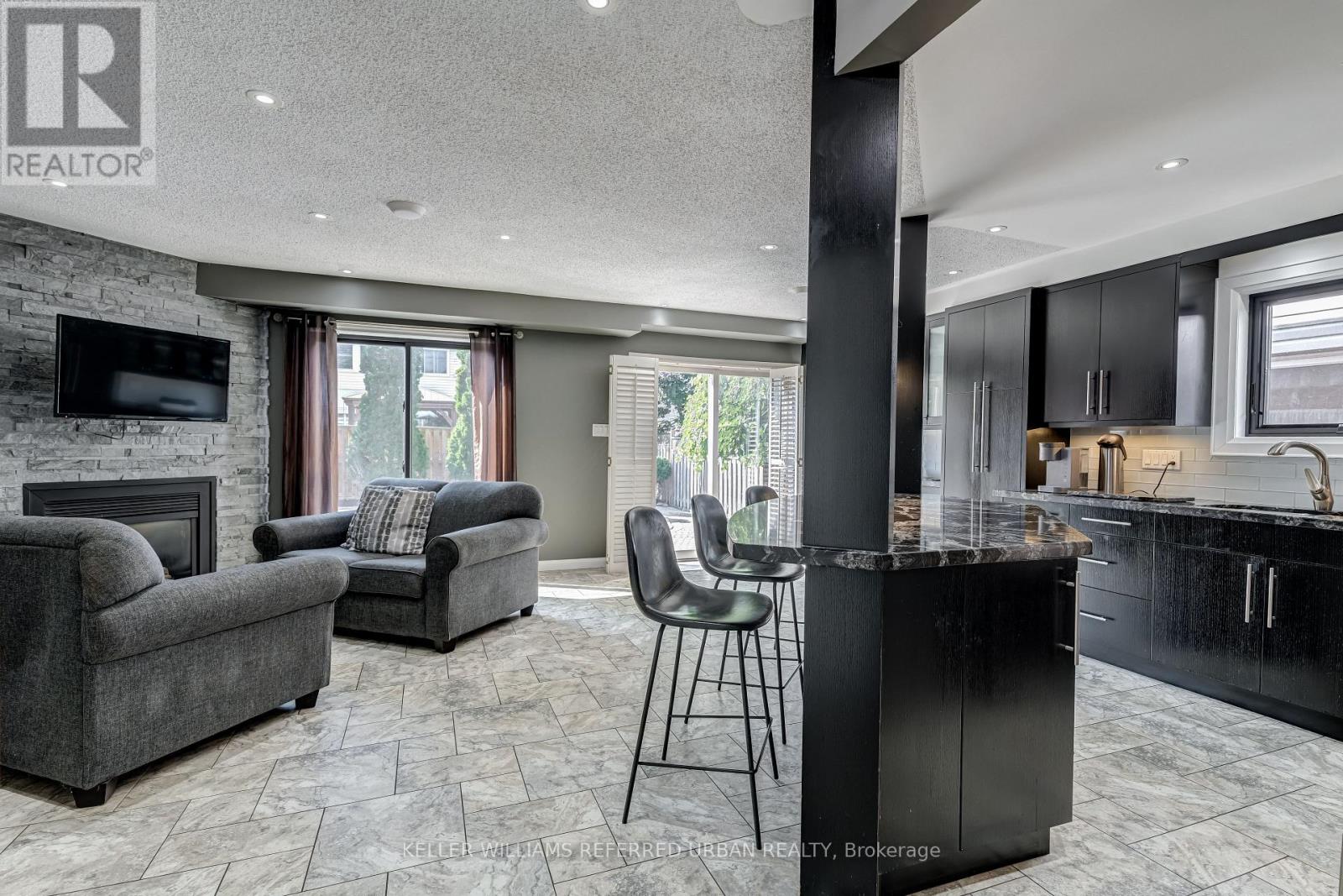 9 Stone Street, Halton Hills, Ontario  L7G 5W6 - Photo 4 - W13652006