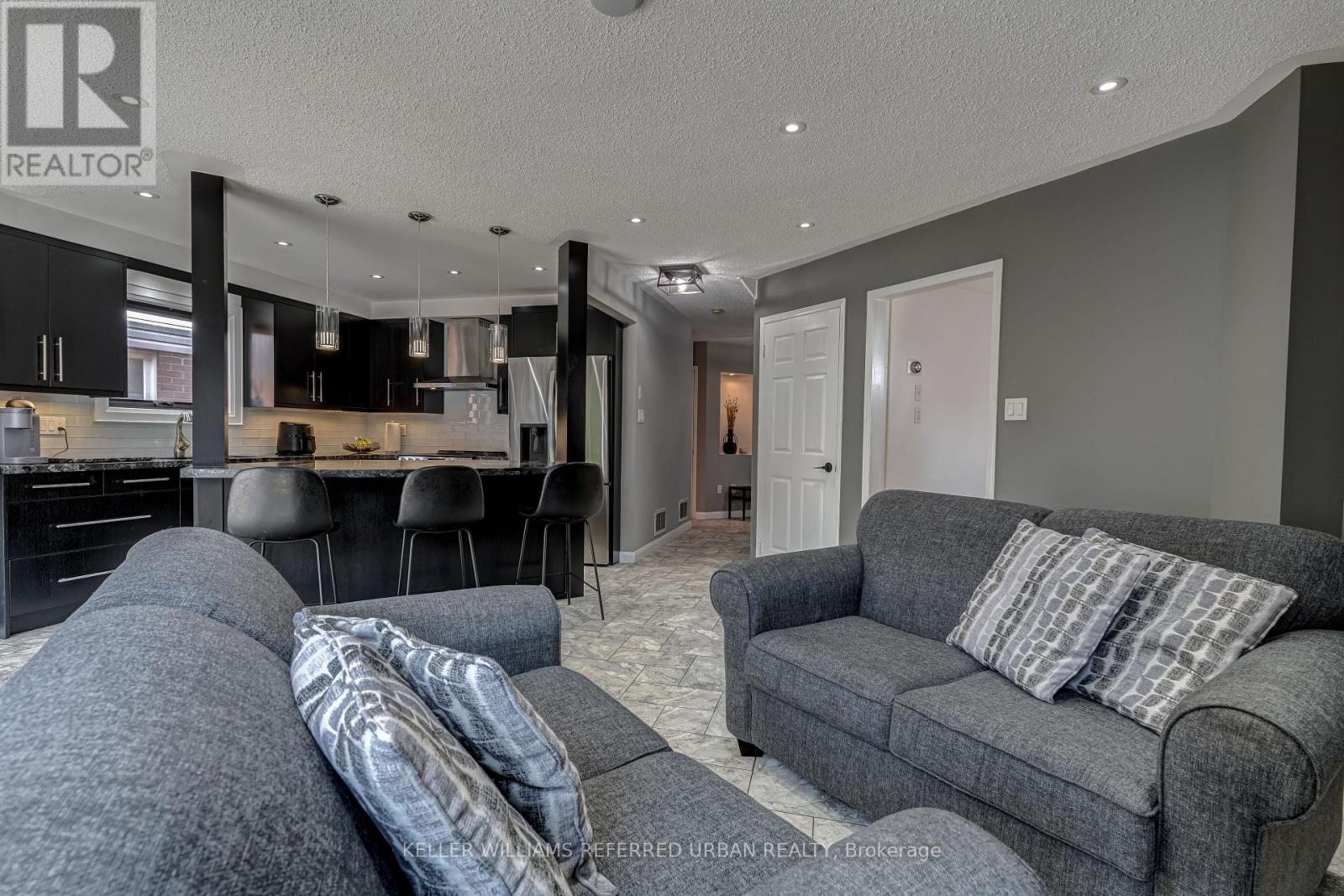 9 Stone Street, Halton Hills, Ontario  L7G 5W6 - Photo 8 - W13652006