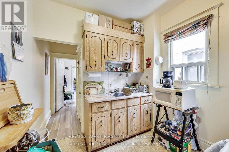 328 High Park Avenue, Toronto, Ontario  M6P 2S7 - Photo 16 - W13652020