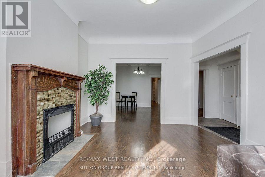 328 High Park Avenue, Toronto, Ontario  M6P 2S7 - Photo 4 - W13652020