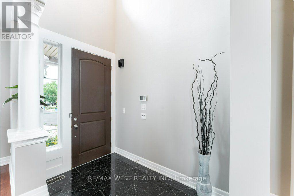 85 Aird Court, Milton, Ontario  L9T 8B6 - Photo 5 - W13652048