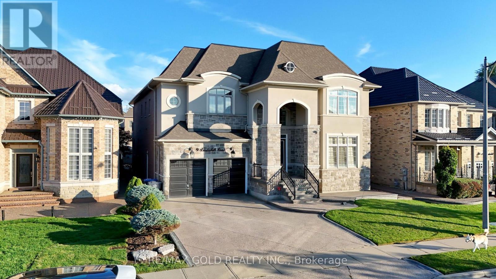9 Lauderhill Road, Brampton, Ontario  L6P 2Z1 - Photo 2 - W13652056