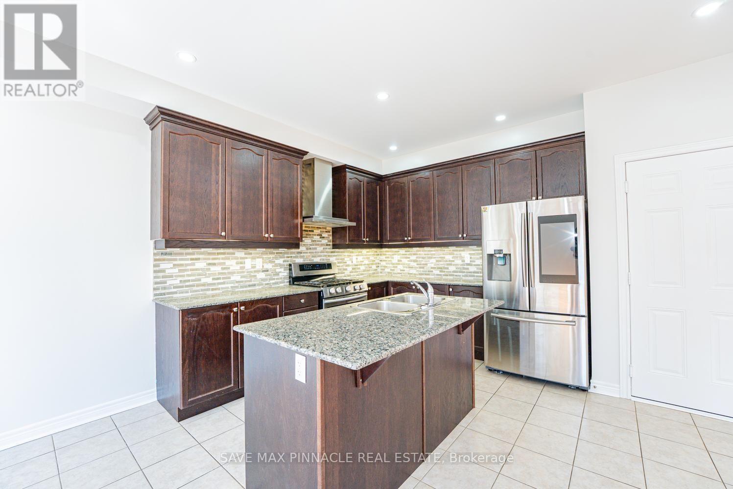 16 Baby Pointe Trail, Brampton, Ontario  L7A 0W3 - Photo 10 - W13652086