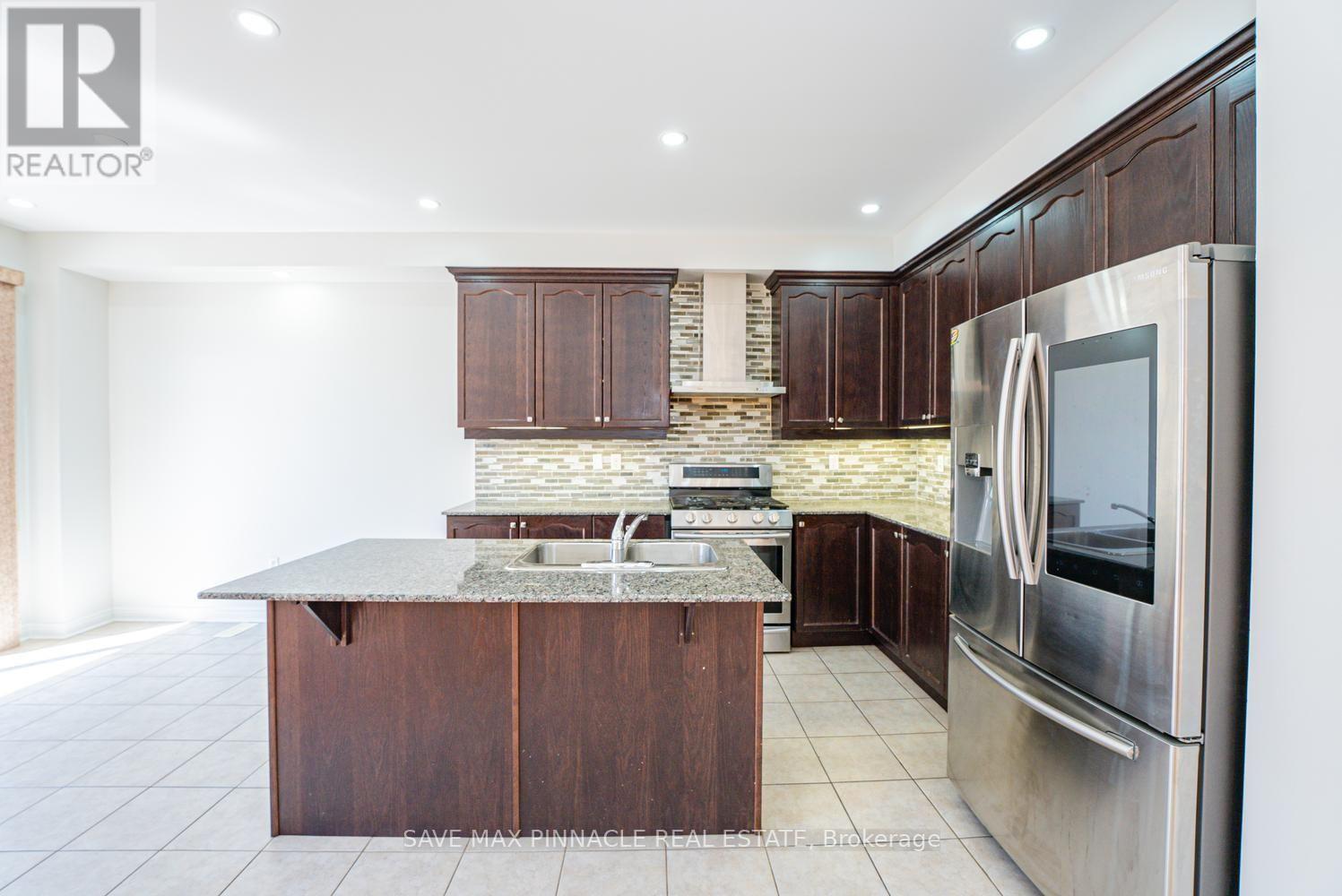 16 Baby Pointe Trail, Brampton, Ontario  L7A 0W3 - Photo 11 - W13652086