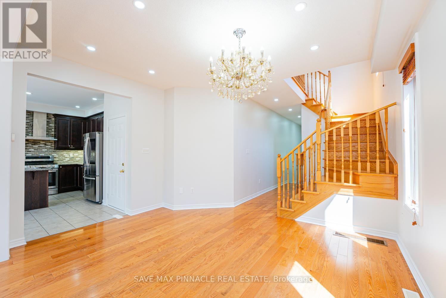 16 Baby Pointe Trail, Brampton, Ontario  L7A 0W3 - Photo 6 - W13652086