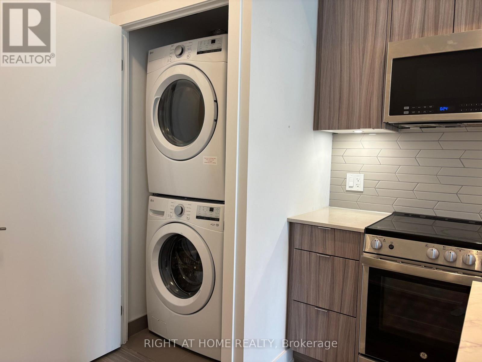 1707 - 4130 Parkside Village Drive, Mississauga, Ontario  L5B 0L7 - Photo 10 - W13652102