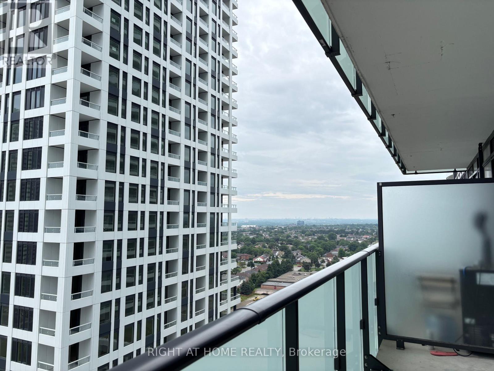 1707 - 4130 Parkside Village Drive, Mississauga, Ontario  L5B 0L7 - Photo 13 - W13652102