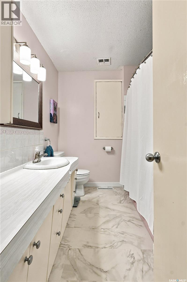 310 2nd Street, Hepburn, Saskatchewan  S0K 1Z0 - Photo 24 - SK044957