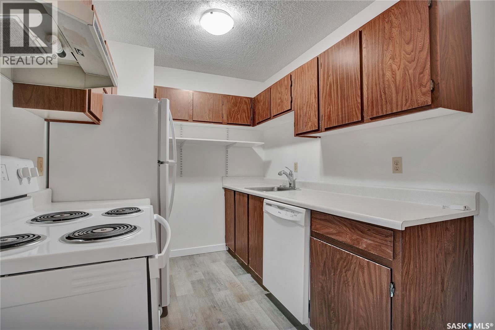202 403 Tait Court, Saskatoon, Saskatchewan  S7H 5L3 - Photo 3 - SK044953