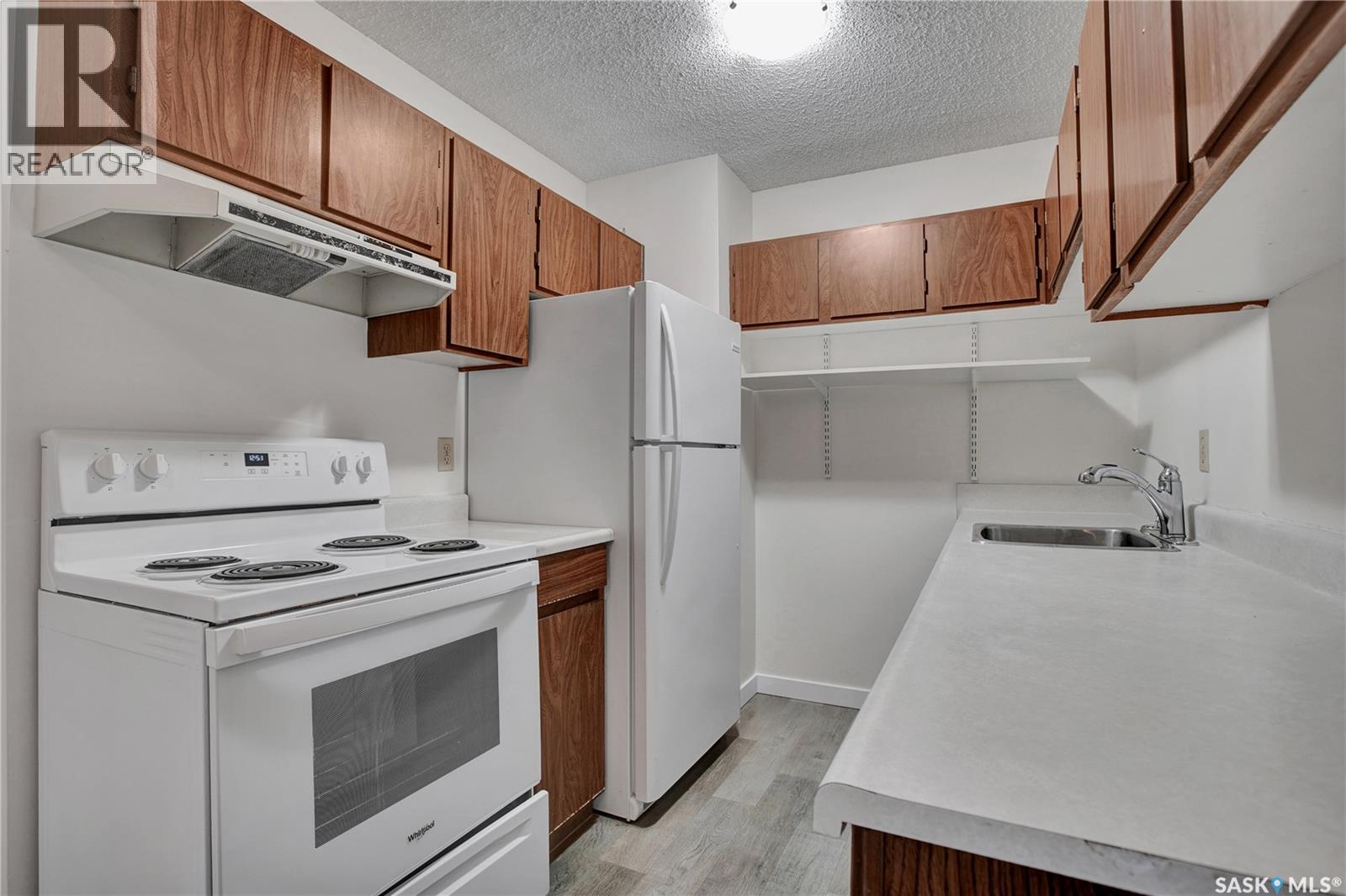 202 403 Tait Court, Saskatoon, Saskatchewan  S7H 5L3 - Photo 4 - SK044953