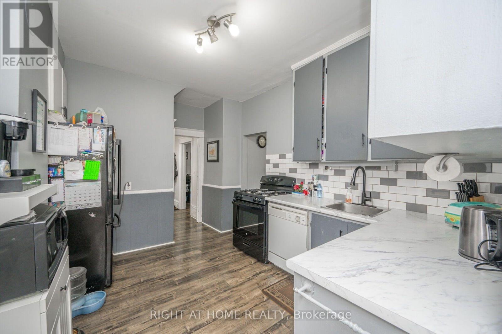 372 Beach Road, Hamilton, Ontario  L8H 3K5 - Photo 15 - X13651984