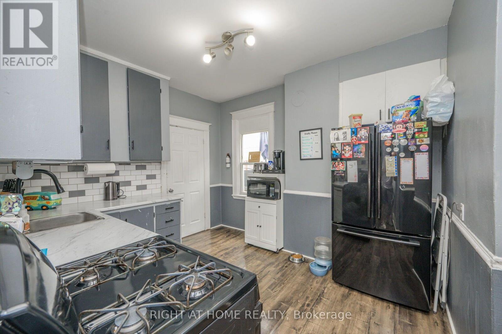 372 Beach Road, Hamilton, Ontario  L8H 3K5 - Photo 16 - X13651984