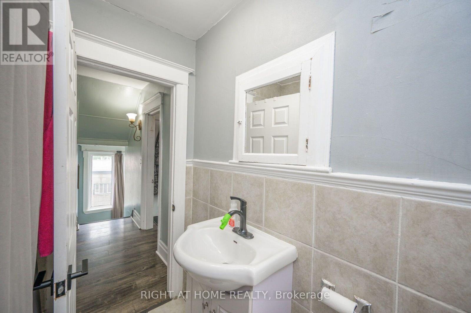 372 Beach Road, Hamilton, Ontario  L8H 3K5 - Photo 22 - X13651984