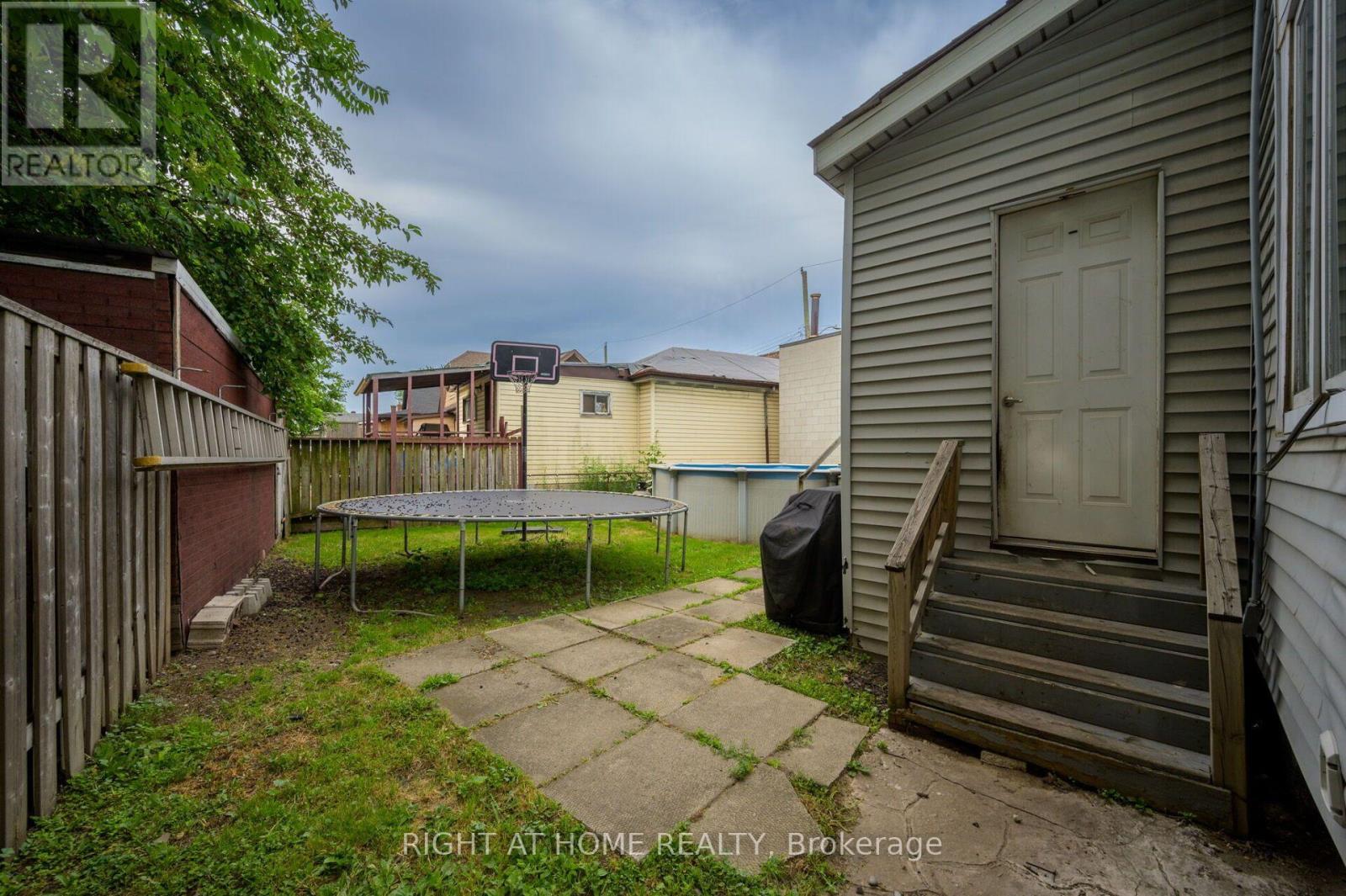 372 Beach Road, Hamilton, Ontario  L8H 3K5 - Photo 29 - X13651984