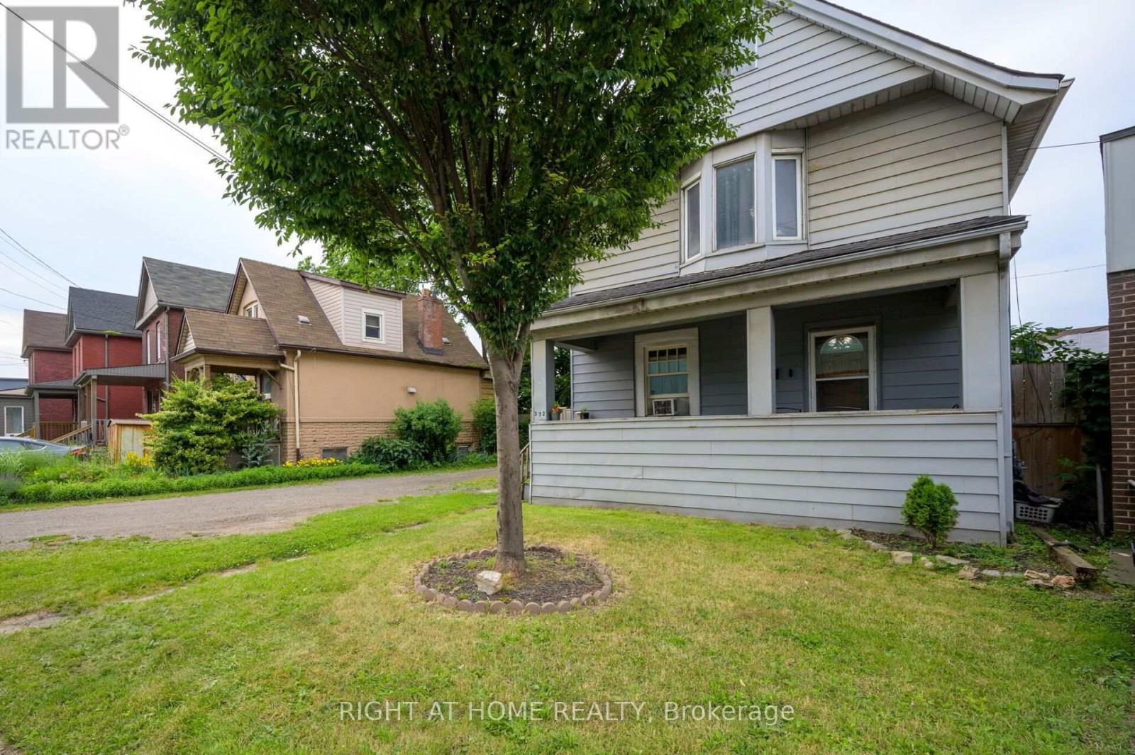 372 Beach Road, Hamilton, Ontario  L8H 3K5 - Photo 3 - X13651984
