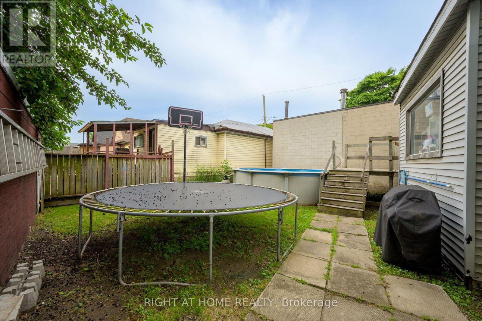 372 Beach Road, Hamilton, Ontario  L8H 3K5 - Photo 30 - X13651984