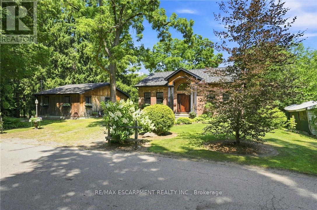 376 Moxley Road, Hamilton, Ontario  L9H 5L5 - Photo 2 - X13652022