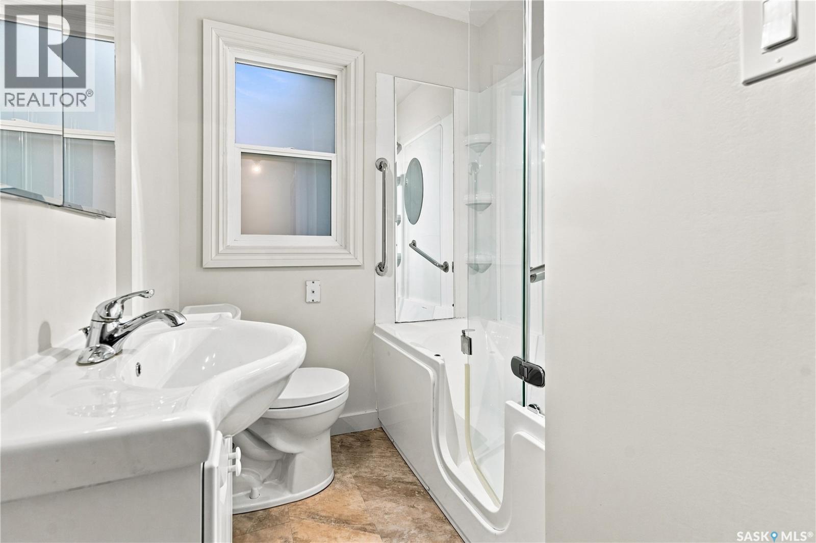 3200 College Avenue, Regina, Saskatchewan  S4T 1V9 - Photo 14 - SK044729