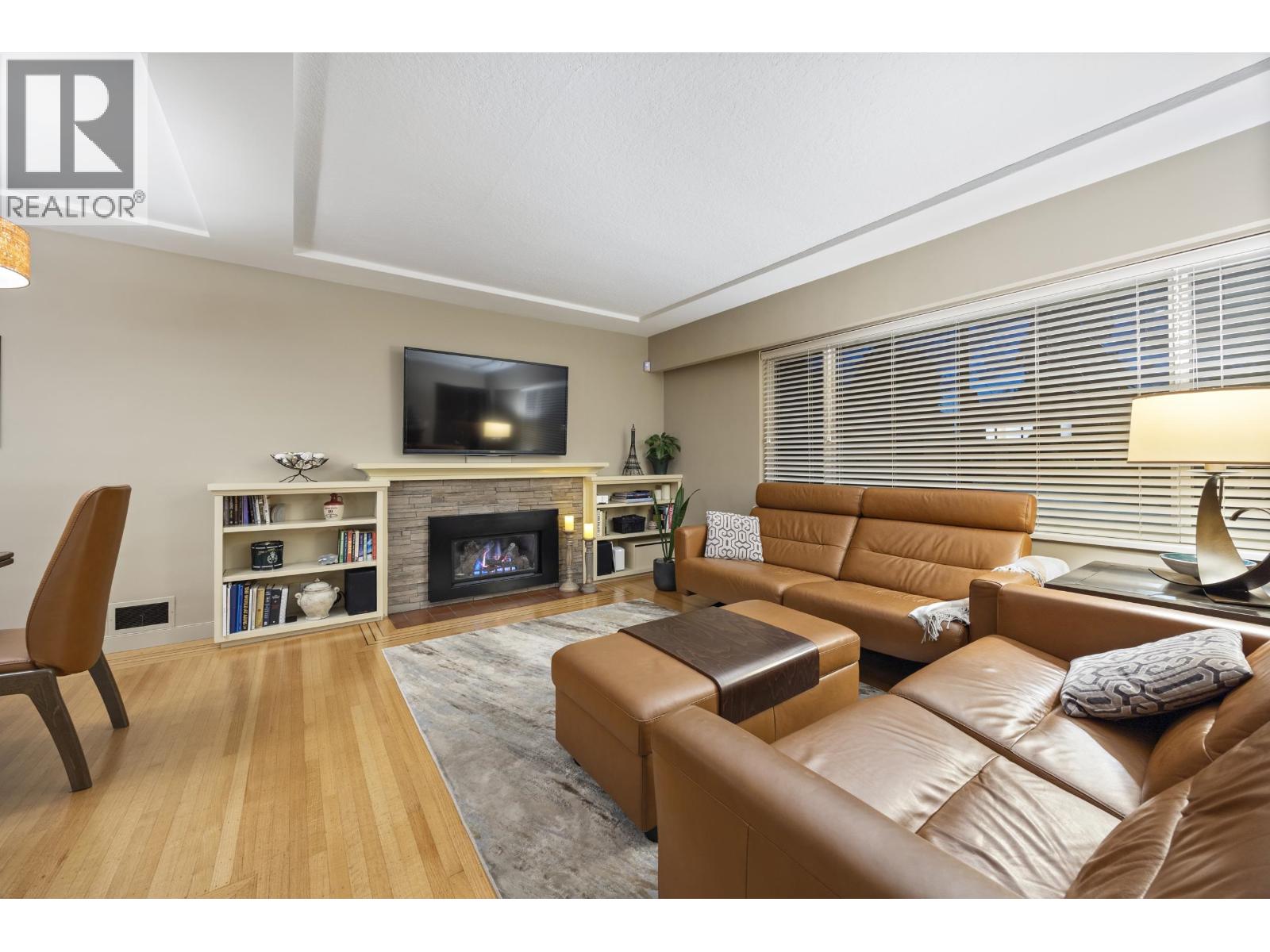 8236 17th Avenue, Burnaby, British Columbia  V3N 1M8 - Photo 9 - R3152347