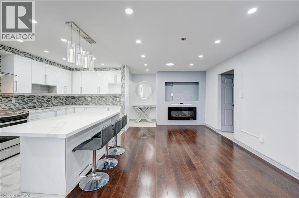 10 Edgecliff Golfway Unit# 206, North York, Ontario  M3C 3A3 - Photo 11 - 40776261
