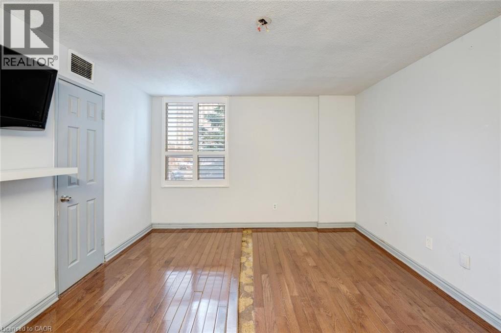 10 Edgecliff Golfway Unit# 206, North York, Ontario  M3C 3A3 - Photo 17 - 40776261