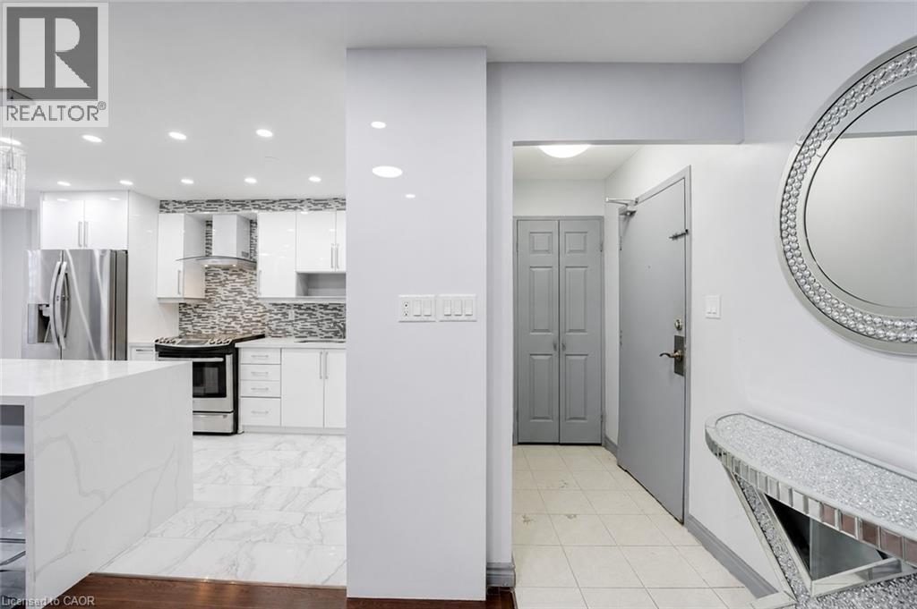 10 Edgecliff Golfway Unit# 206, North York, Ontario  M3C 3A3 - Photo 6 - 40776261