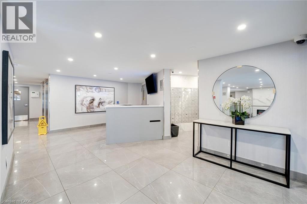 10 Edgecliff Golfway Unit# 206, North York, Ontario  M3C 3A3 - Photo 4 - 40776261